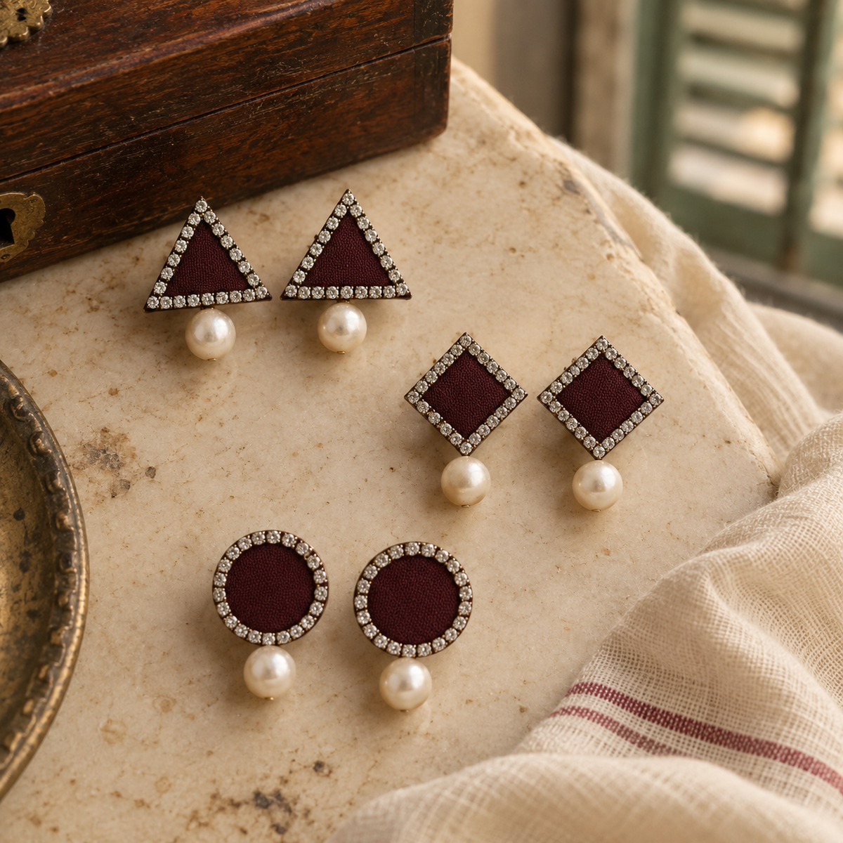 Aria Triangle Pearl Studs SET